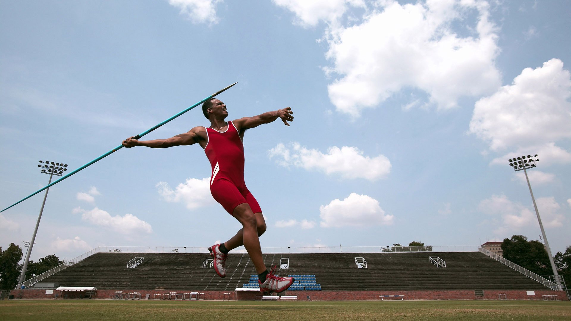 爱游戏体育网页版-媒体挖掘冷门故事展现运动员不为人知的坚持与拼搏历程，运动员素材